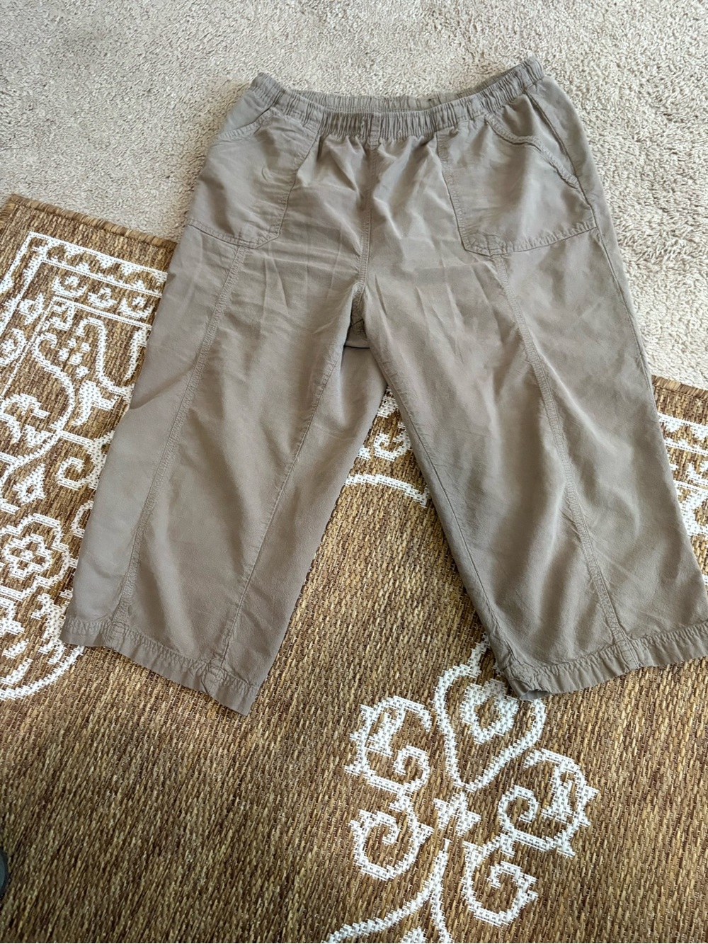 Erika womens elastic waist pull on brown cargo capri cropped pants size LG